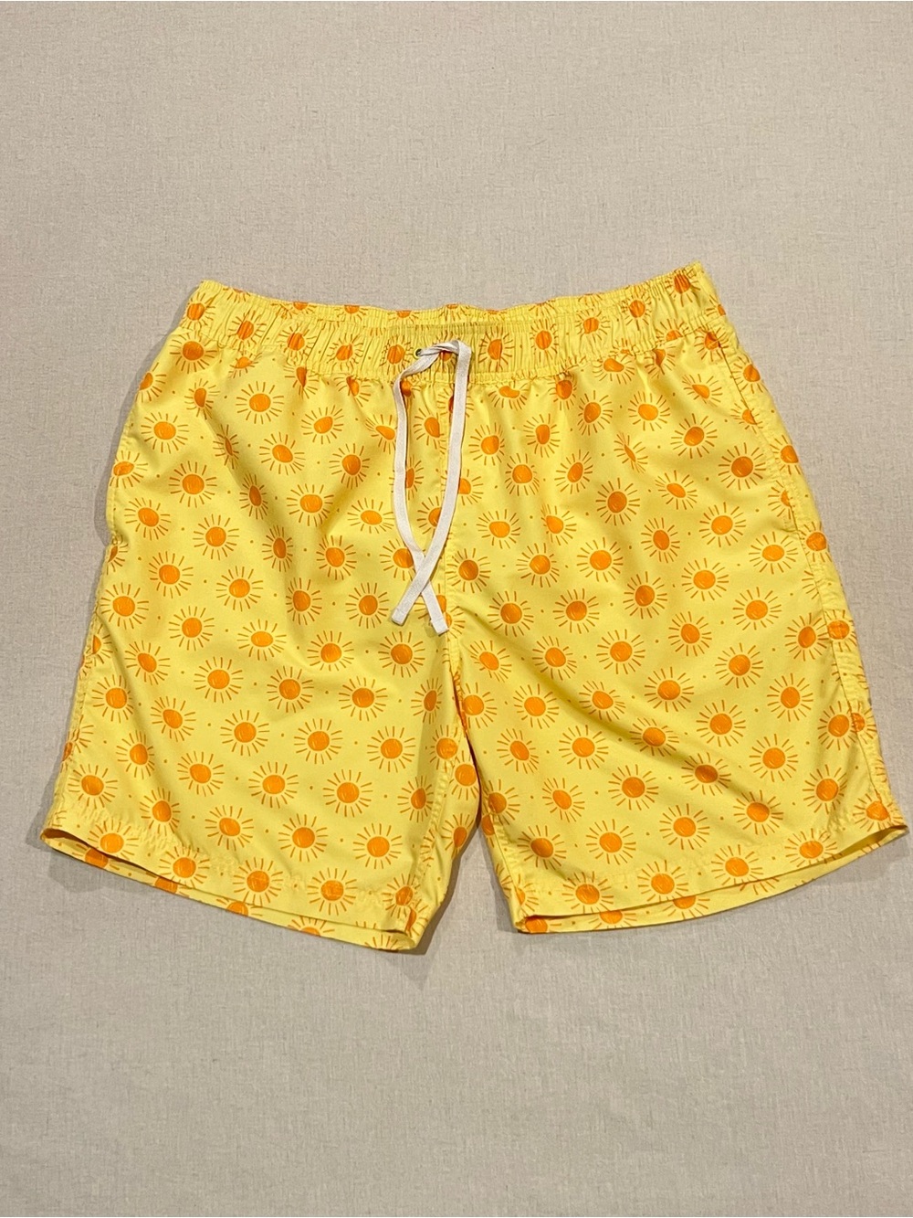 Hanna Andersson Men's Swim Trunks in the "Sunshine Day" yellow print Size XL